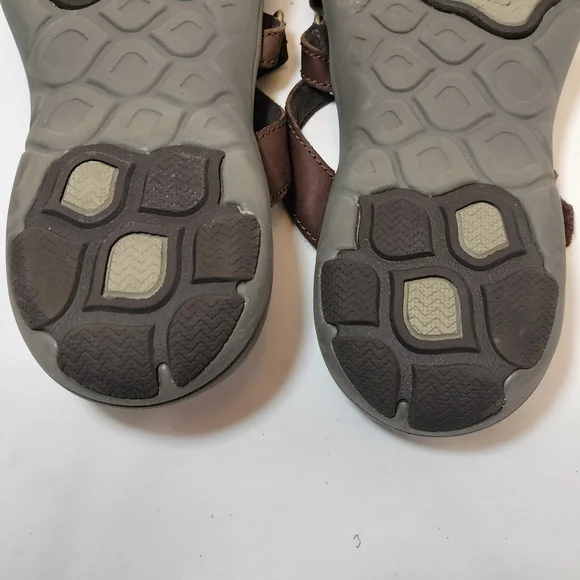 Merrell Bracken Brown Leather Sandals - Picture 2 of 9